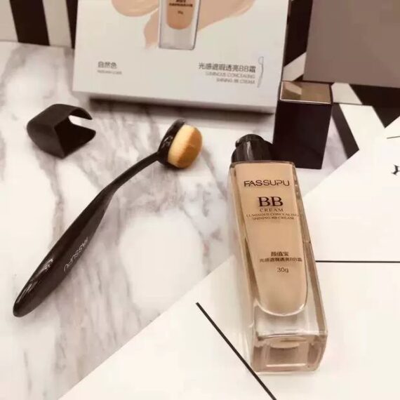 (บีบีรองพื้น แถมแปรงเกลี่ยรองพื้นฟรี)BB CREAM LUMINOUS CONCEALING SHING + BRUSH FREE ! เผยผิวสวยอย่างเป็นธรรมชาติ ด้วยซีซีครีมจากเฟสซูพู เนื้อบางเบา นุ่มลื่น เกลี่ยง่าย ช่วยปรับผิวให้เรียบเนียนกระจ่างใส พร้อมปกป้องผิวจากแสงแดด และบำรุงผิวอย่างอ่อนโยน